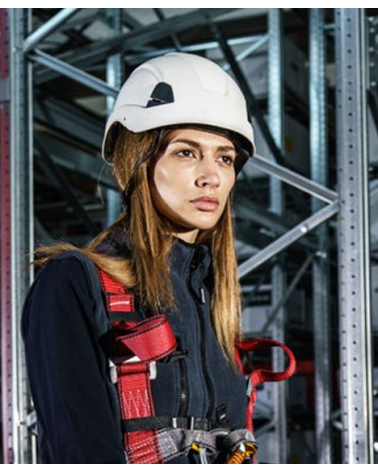 Casque alpiniste aéré